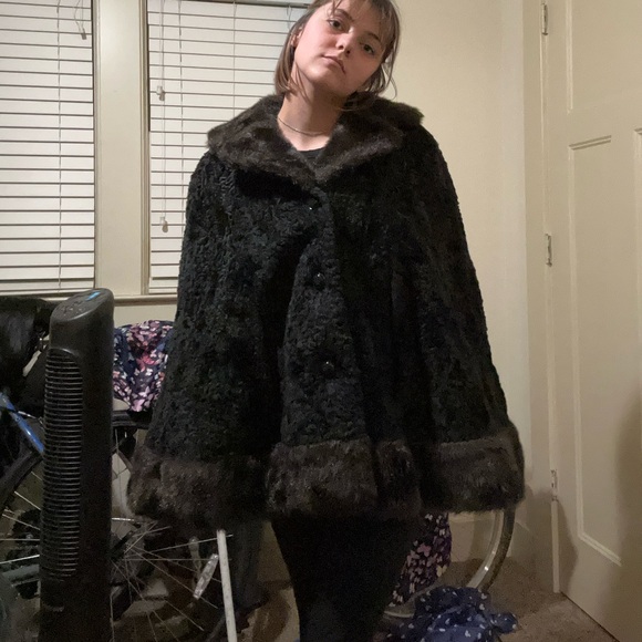 Betty Rose Vintage Fur - Picture 2 of 13